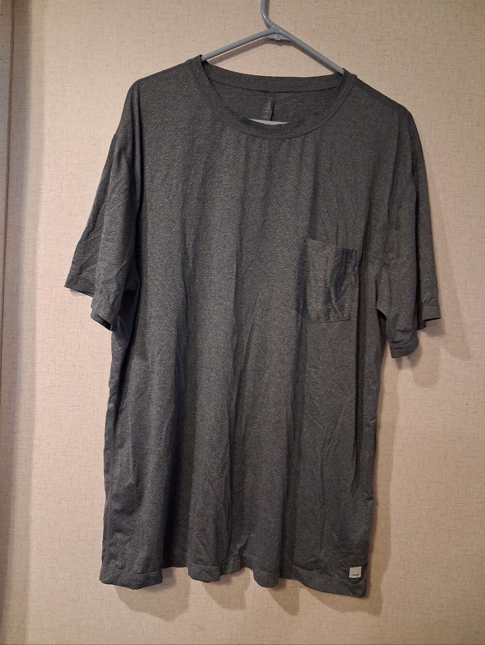 Vuori  Tradewind Performance Gray in Heathered Quartz Sz XXL